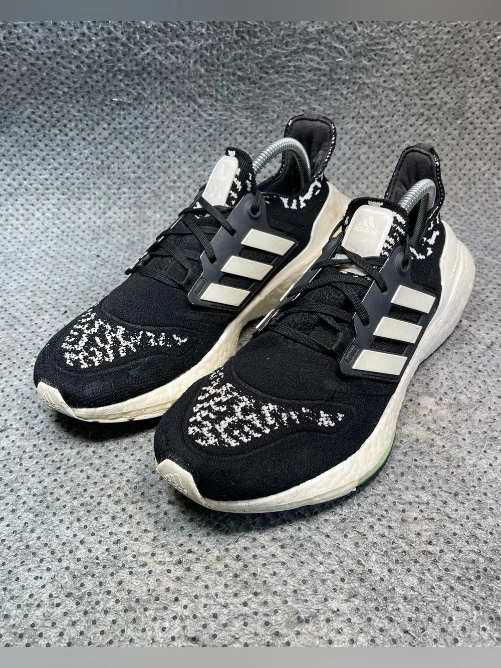 Adidas Ultraboost 22 Black White Running Shoes Size 9.5 Women’s